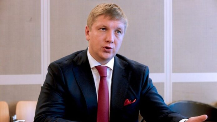 Андрій Коболєв, обвинувачений НАБУ у незаконних преміях, виїхав за кордон
