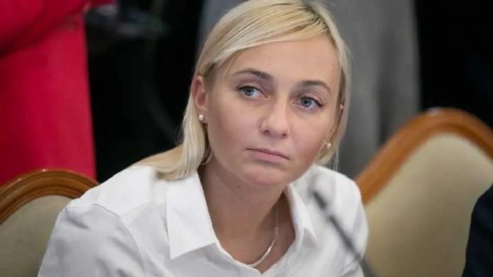 Голова фракції “Голос” відповіла на критику через прикрасу за €4300