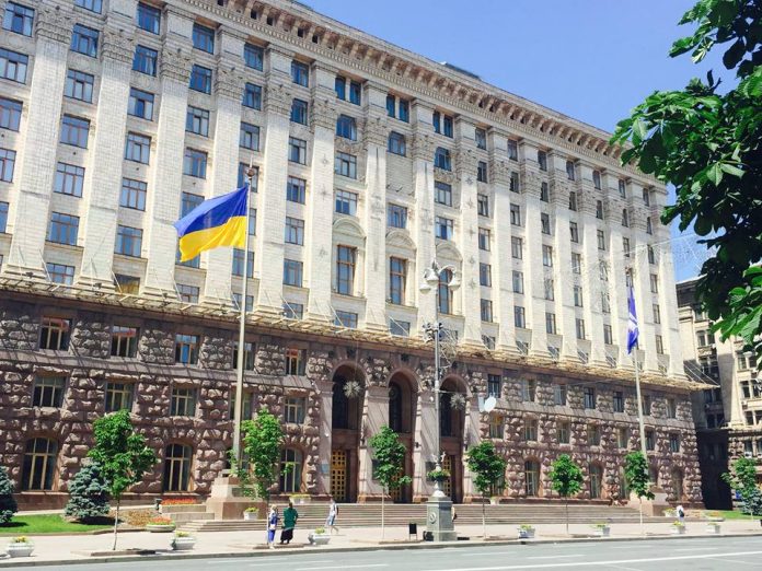 Депутатки Київради декларують мільйони і люксові авто