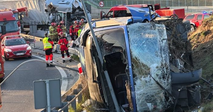 Під Варшавою перекинувся автобус з українцями
