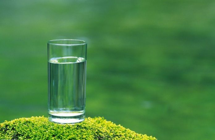Скільки води потрібно вашому тілу: поради лікарів і науковців