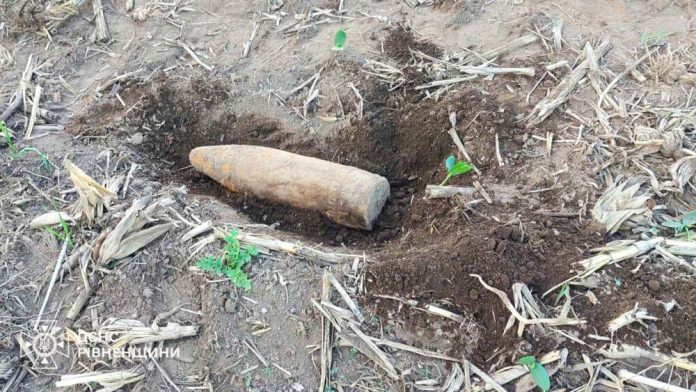 Снаряд часів Другої світової знайшли під час польових робіт у Бучанському районі