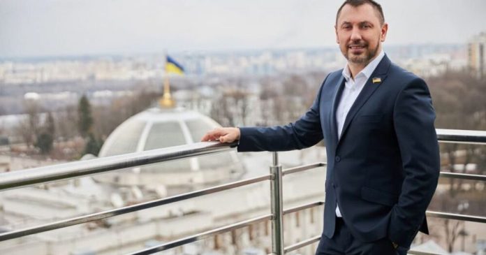 Забудовник нардеп Стріхарський залишив мешканців ЖК «Рів’єра» у Києві без води та електропостачання