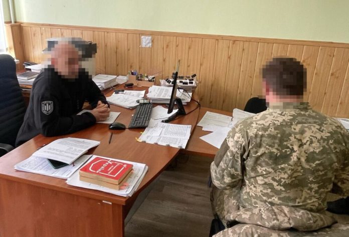 ДБР підозрює офіцера та військових у катуванні: побили і мобілізували непридатного до військової служби