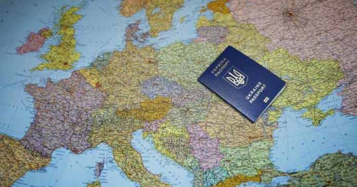 Плата за безвіз: у ЄС готують новий збір для українців та туристів з інших країн