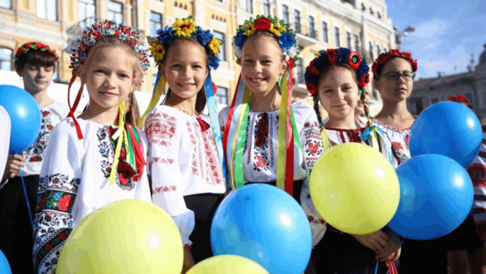 Що святкують 1 червня: міжнародні дати, українські традиції і заборони