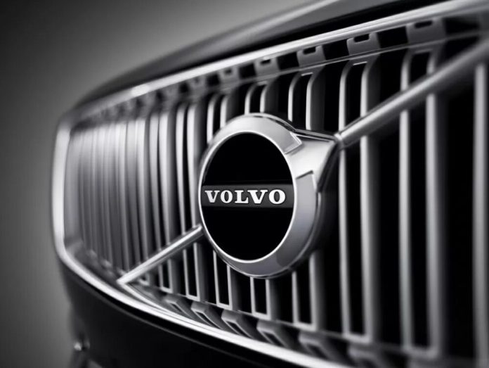 Розкіш за безцінь: одеський митник задекларував новий Volvo XC90 за заниженою ціною