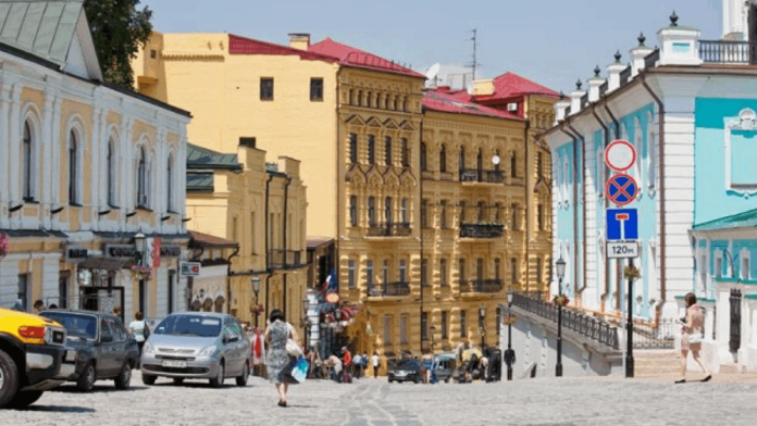 В Україні 23 липня очікується тепла погода з дощами на сході