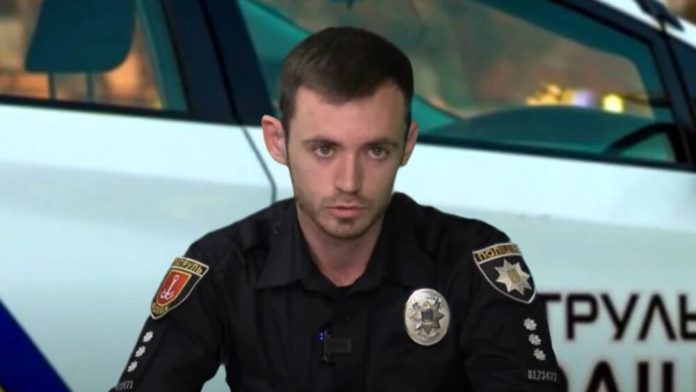 Екс-поліцейський з Ізмаїла втік за кордон із хлопцем