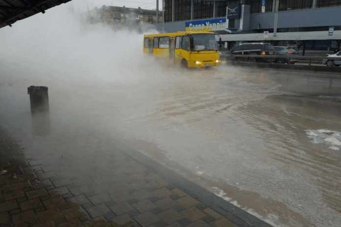 «Чорна діра» Київтеплоенерго: куди зникають гроші та тепло