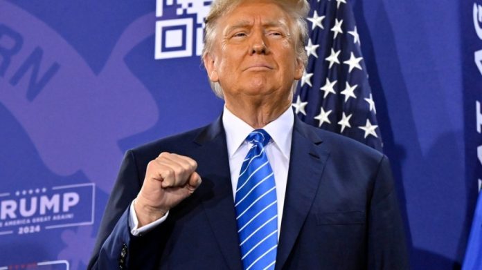 Трамп закликає до поновлення розслідування щодо імпічменту через тиск на Україну
