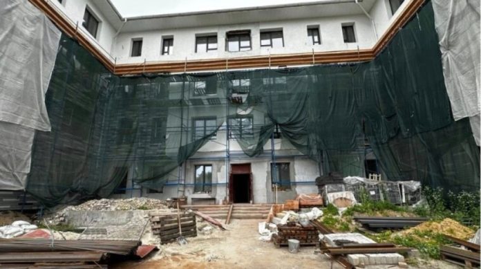 Капітальний ремонт Центру реабілітації для осіб з інвалідністю в Києві: договір на 163,37 млн грн та можливі ризики