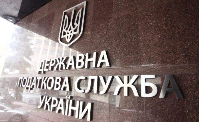 Підозра податковій інспекторці на Черкащині: службові маніпуляції та знищення даних призвели до втрати бюджетних коштів