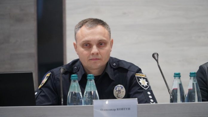 Службове житло, занижені оцінки майна та дорогоцінні придбання: що відомо про статки керівника житомирської поліції