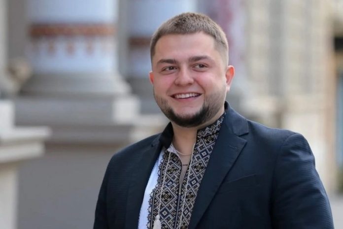 Весільний подарунок на мільйони: як заступник голови Львівської облради Юрій Холод задекларував підтримку батьків