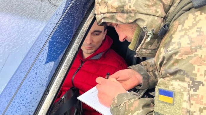 Вручення повісток: хто може здійснювати оповіщення військовозобов'язаних?