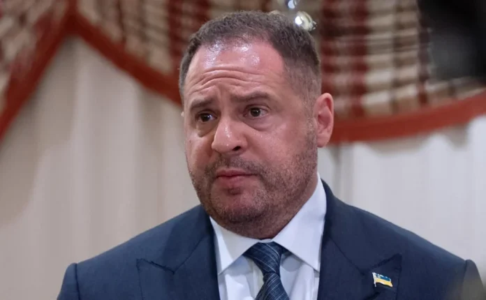 Єрмак продовжує працювати з лобістами, а його “таємна зустріч” в СЗР була пов’язана з від’їздом до Британії