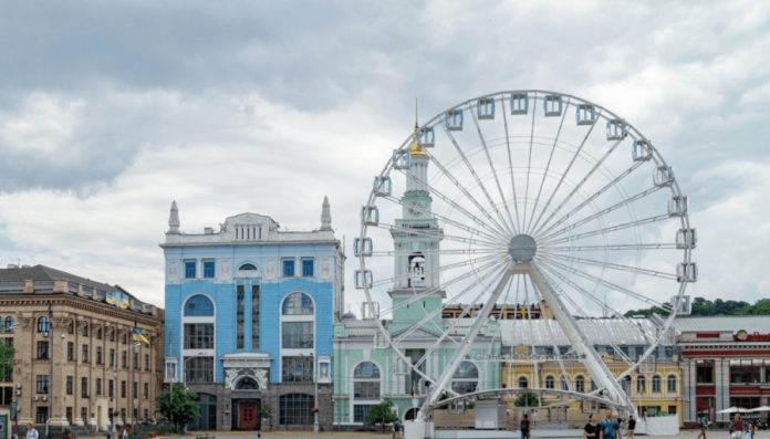 Кримінальне провадження щодо колеса огляду на Контрактовій площі: деталі та наслідки