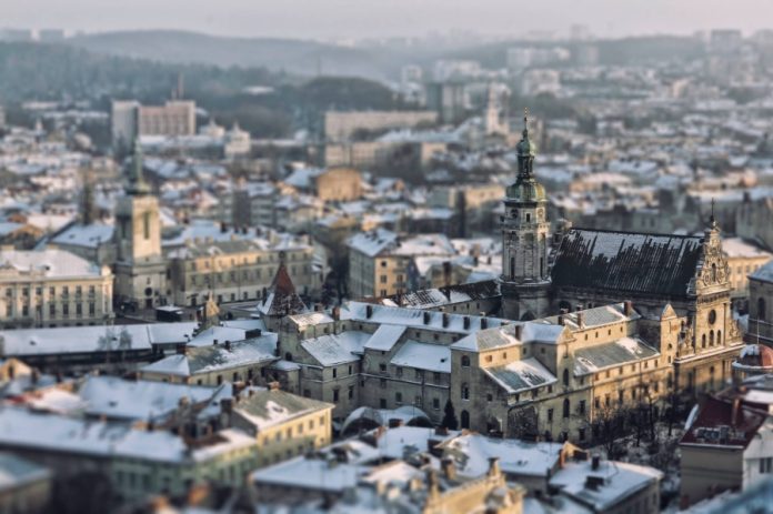 Прогноз погоди в Україні на суботу, 24 січня: помірні морози та опади