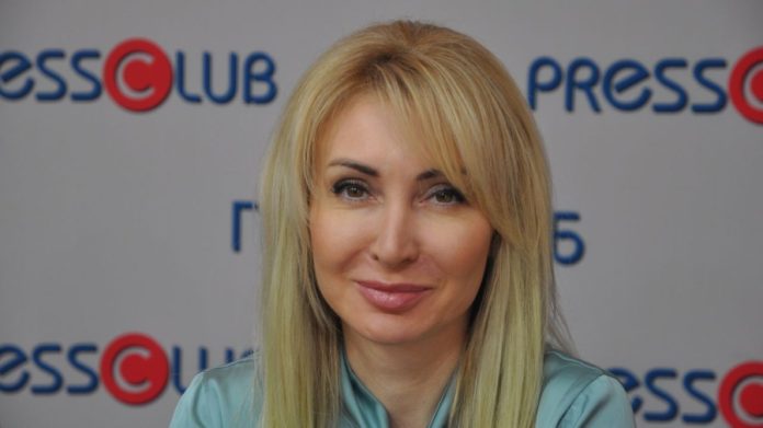 Судове рішення в Ужгороді: керівницю міжрегіонального управління держслужби відсторонили від посади