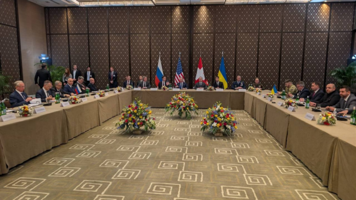 Переговори України та РФ можуть відтермінувати через активацію “іранського кейсу”. Джерела