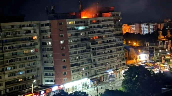 Атака російського дрона на багатоповерхівку в Румунії: постраждалі та пожежа