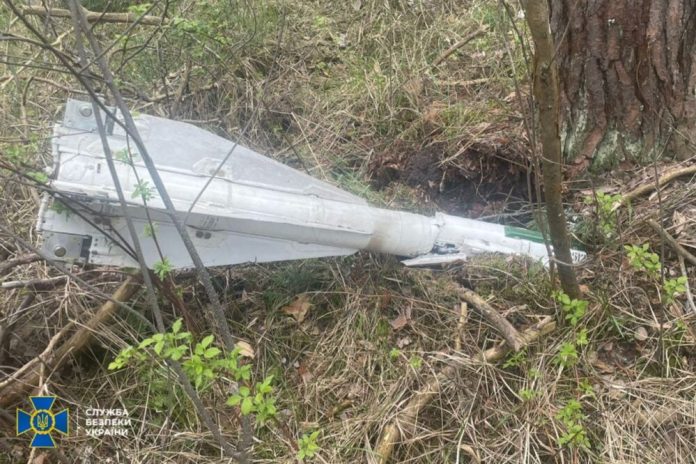 Небезпечні уламки ракет з радіаційним слідом виявлені на Чернігівщині