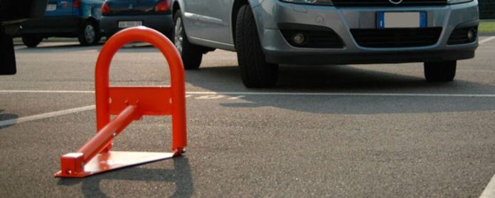 Штрафи та демонтаж: самовільно встановлені бар’єри у дворах під загрозою