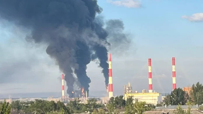 Удар по російській нафтовій інфраструктурі: Куйбишевський НПЗ зупинив роботу
