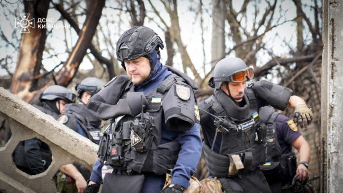 Вишневе відновлюється після руйнівного удару: рятувальники не зупиняються вже чотири дні
