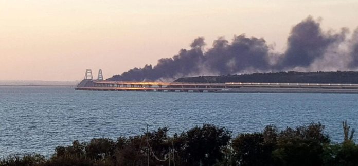 Вибухи та пожежі в Росії та Криму: ніч атак дронів